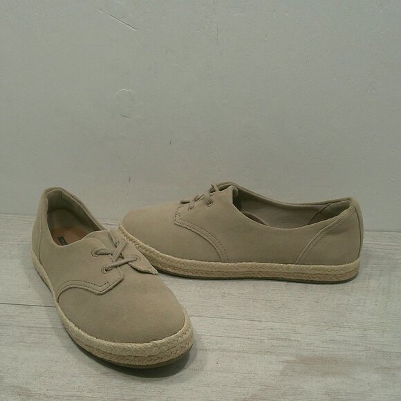Clarks Classic Azella Jazlynn Suede Tan Comfort Lace up Sneaker Size 8W Wide - Picture 1 of 12